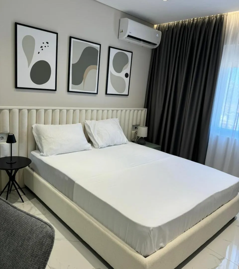 Luxurious Getaway Apartamento Gjashtë