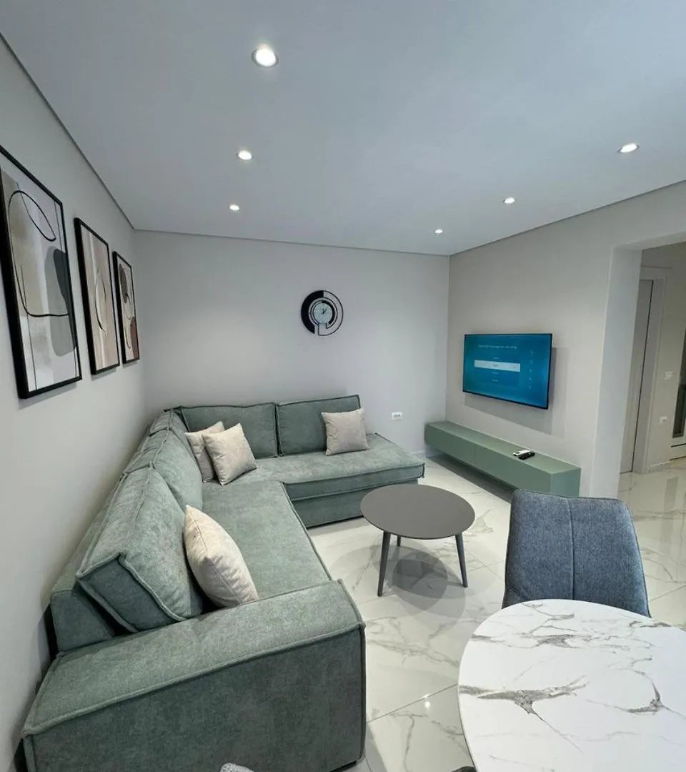 Luxurious Getaway Apartamento Gjashtë